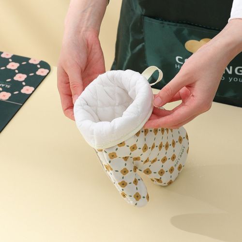 KitchenAware's tweet photo. Anti-Scalding Microwave Cotton Non-Slip Insulation Gloves Oven Mitts Kitchen Heat Resistant Thickened Cotton Heat Insulation Microwave Oven Oven Anti
https://t.co/BYYP7RU5OX
https://t.co/JsqnyuaMZt
#KitchenAwareness #GrillMaster #CookingWithStyle #BBQFun #RightToolsRightMeal" https://t.co/KWiRSHPRmg