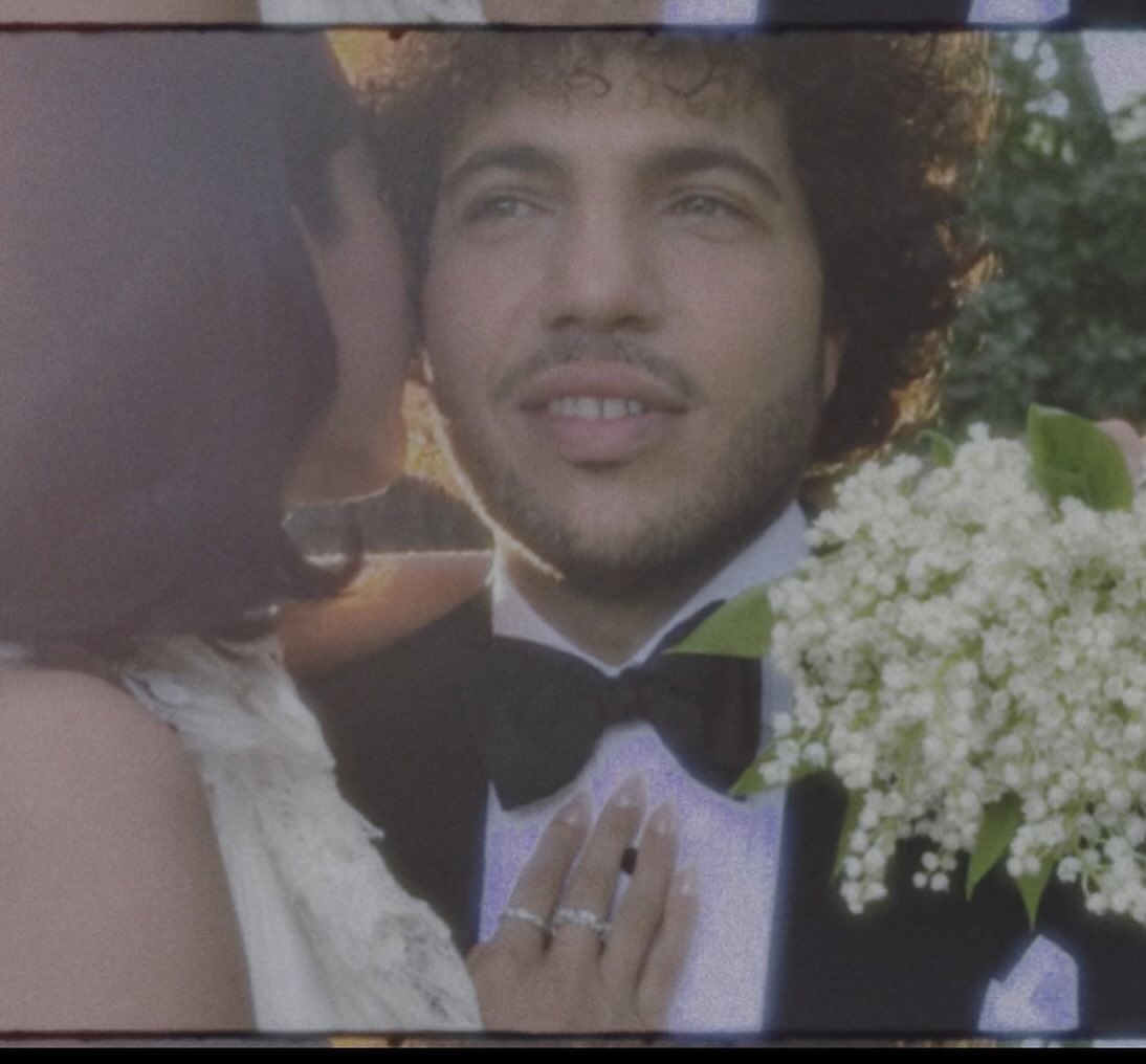 _selenajp's tweet photo. ━━━━＼Congratulations／━━━━
      Selena Gomez &amp; Benny Blanco 
                       are married.
                 結婚おめでとう💍✨🕊️
━━━━━━━━━━━━━━━━━━
2025年9月27日、
#セレーナ・ゴメス と音楽プロデューサーのベニー・ブランコが結婚 💍✨ https://t.co/kLCC5ZUdP9