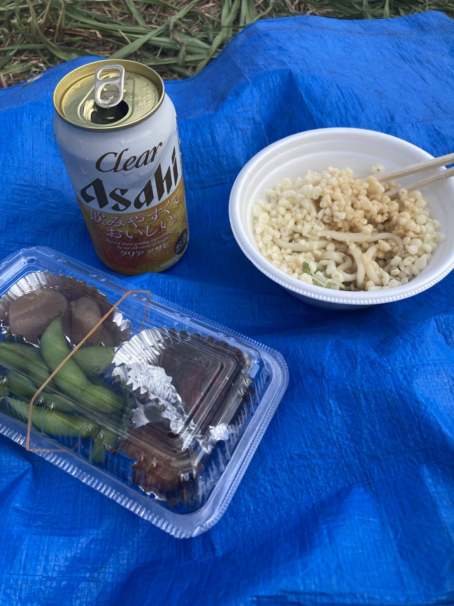 リタイアしてスタート地点に戻ったら、発泡酒と軽食がもらえた。良い大会だ。