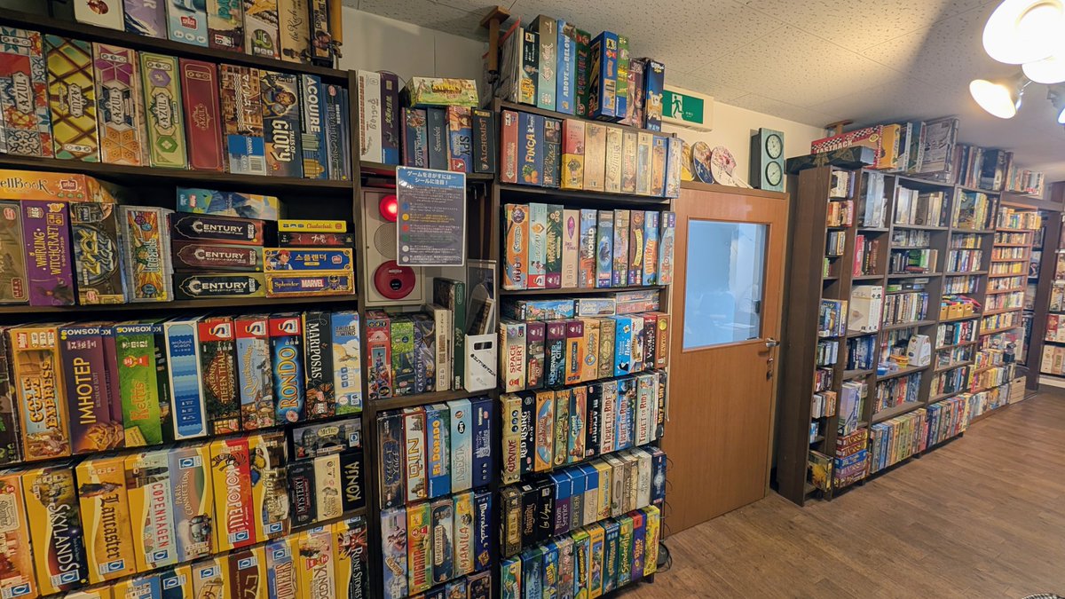 oden_twi's tweet photo. リトルケイブ高円寺本店様にてボードゲームを楽しんできました! 急な予約と短時間で申し訳なかったのですが、凄く楽しかったです! ぜひ次回は時間に余裕を持って遊びに行きたいです！🎲🐑💜 https://t.co/dkw4pkdGwd