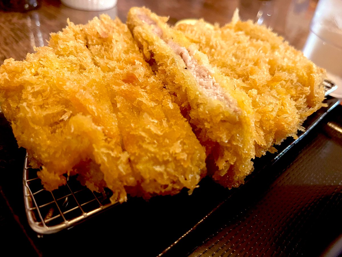 あじてのトンカツ
全体的にあっさり目ながら脂身の旨みがあり美味しかった