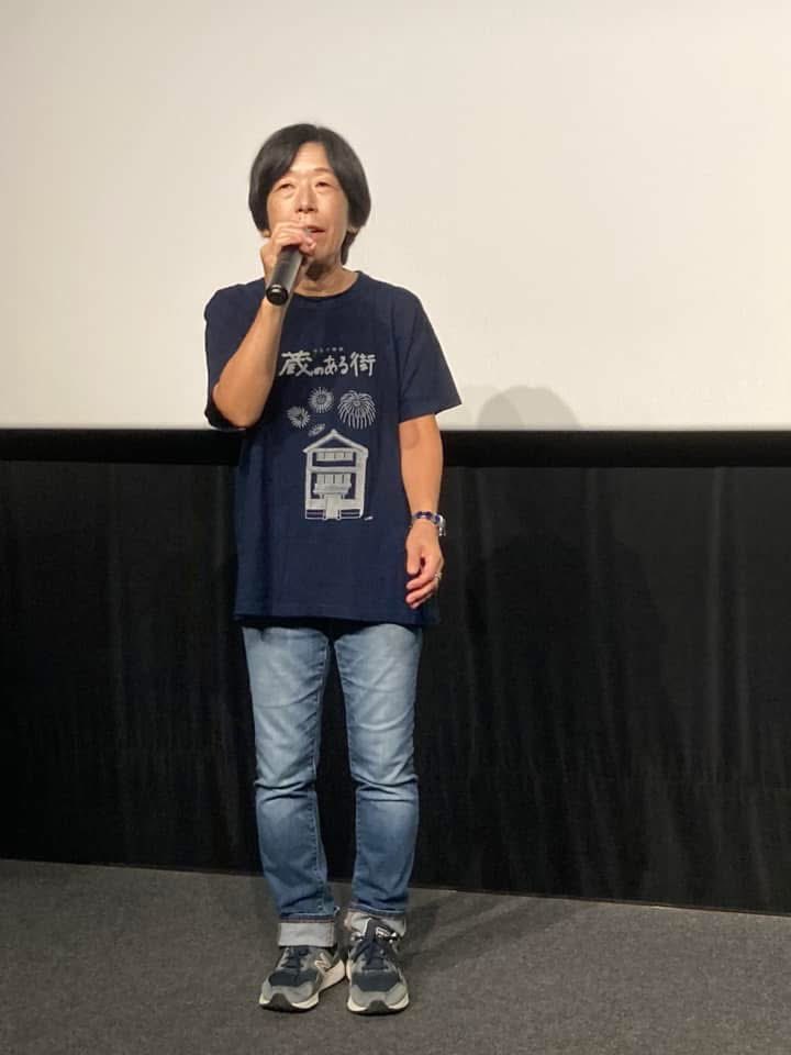 nPXtFMhRZKOOxKE's tweet photo. #蔵のある街
#横浜シネマリン
さんにて５回目の鑑賞
冒頭からボロ泣きしました😭
今までで一番泣きました😭
終映時に拍手👏したら
かなりの方々に拍手して頂きました😭
私の選ぶ今年公開のナンバーワン作品です😭
リピーターの方々がたくさんいらっしゃる作品です😊
それだけ心に響く作品なのです😊 https://t.co/6IsQs8gEO8