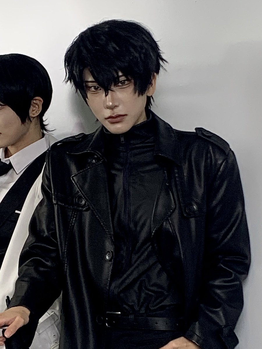 오늘 기주님,,
개똥폰으로 찍어도 미모주사위6인거
다들 알아두시길.....

#부만축 #에이크라운 #유중혁