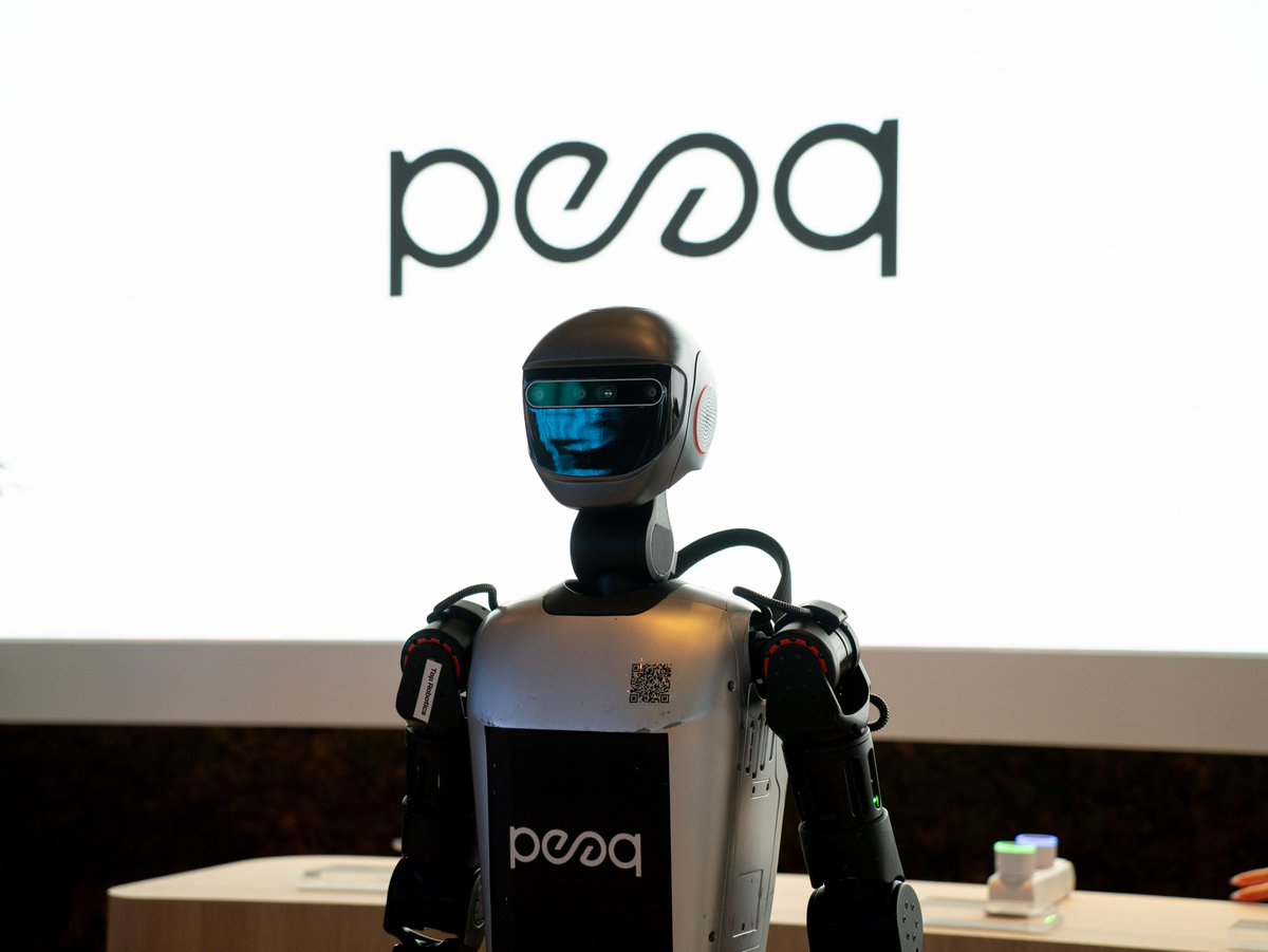 peaq_Pakistan's tweet photo. → @MapMetrics – decentralized navigation 
→ @OVRtheReality – community-powered 3D world map 
→ @SkyX_Network – community weather stations
→ @YOM_Official – cloud gaming by community PCs
Aur sath hi: ☕ robo-cafe &amp; 🤖 humanoid robots 🔥 https://t.co/XT6bRIHPhg