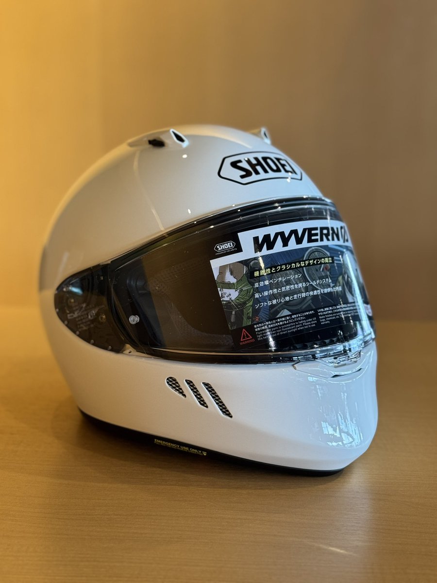 AutoBoyRC1's tweet photo. #shoei #ワイバーン　の新型
#wyvern0 が入荷しました
前作同様に人気が出そうです

#カワサキ #カワサキプラザ水戸 #水戸市 #バイク #車検 #試乗 #バイクライフ #バイク好きと繋がりたい #乗るカワサキ #バイクはタイムマシン #タイムマシン https://t.co/V8ZRhVrRSR