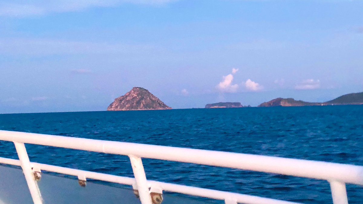 Azam_Shaddy's tweet photo. On the Waves - Amazing view
Joy knew no bounds.
First ferry ride! 🌊
#GND_149 #Grenada #Carriacou #Ferry #IslandLife #FirstFerryRide #FirstRide #UpperDeck #Joy #Amazing #Waves #Island #sunsetlover #SunsetView #NiceClick
(18/n) https://t.co/3AbDZMLuOd