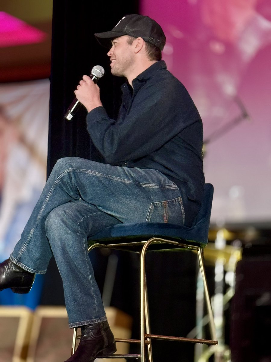 shelly6652's tweet photo. #SPNVan Alexander Calvert part 3/5 https://t.co/ycN7dNwPn3