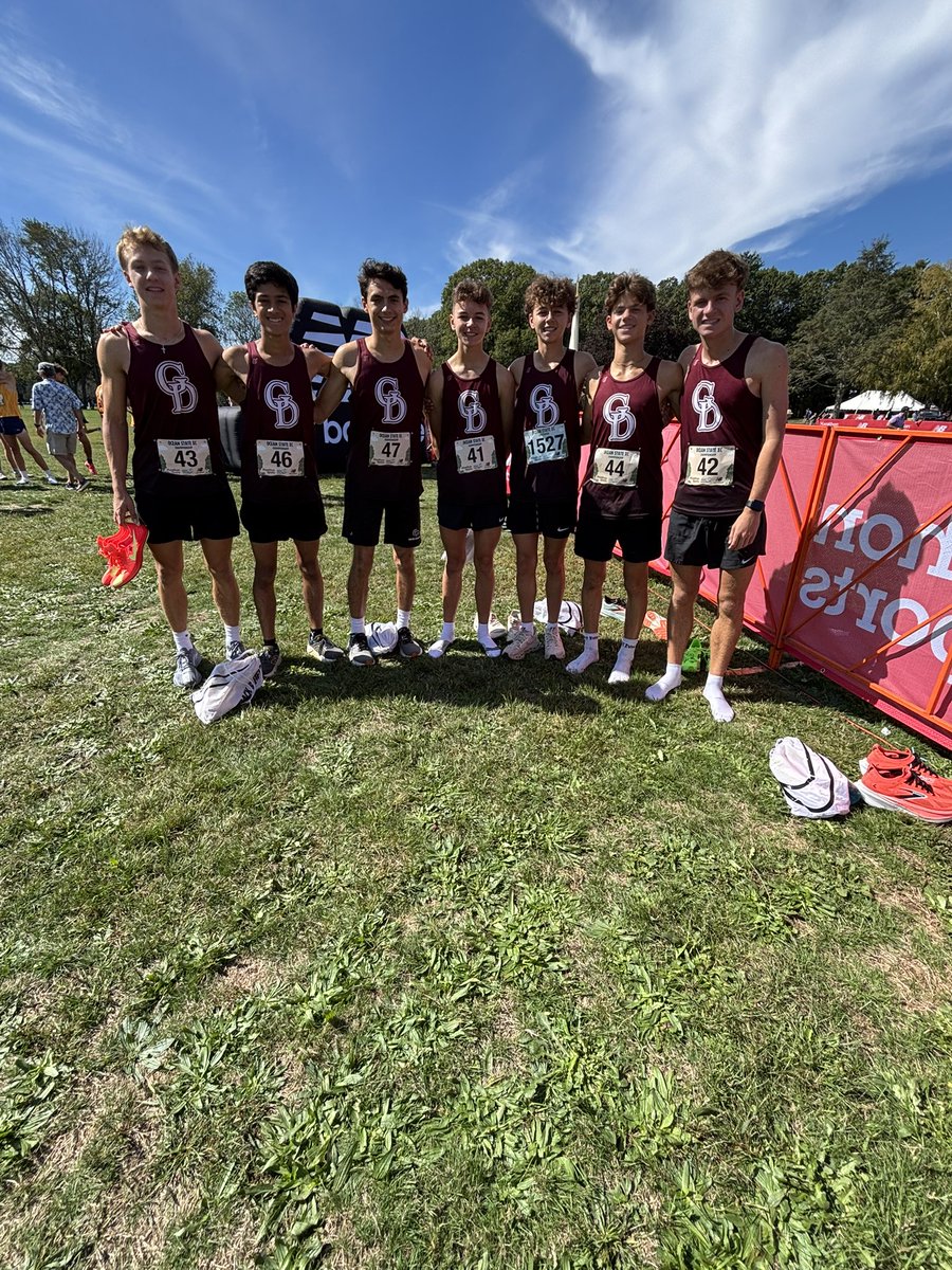 Groton Dunstable Boys bring it for an 11th place finish at the Ocean State Invitational today.  <a href="/GDCrusaders/">Athletics</a> <a href="/GDBoosters/">GD Athletic Boosters</a> <a href="/Grotonherald/">Mingolelli</a>

ri.milesplit.com/meets/654906-o…