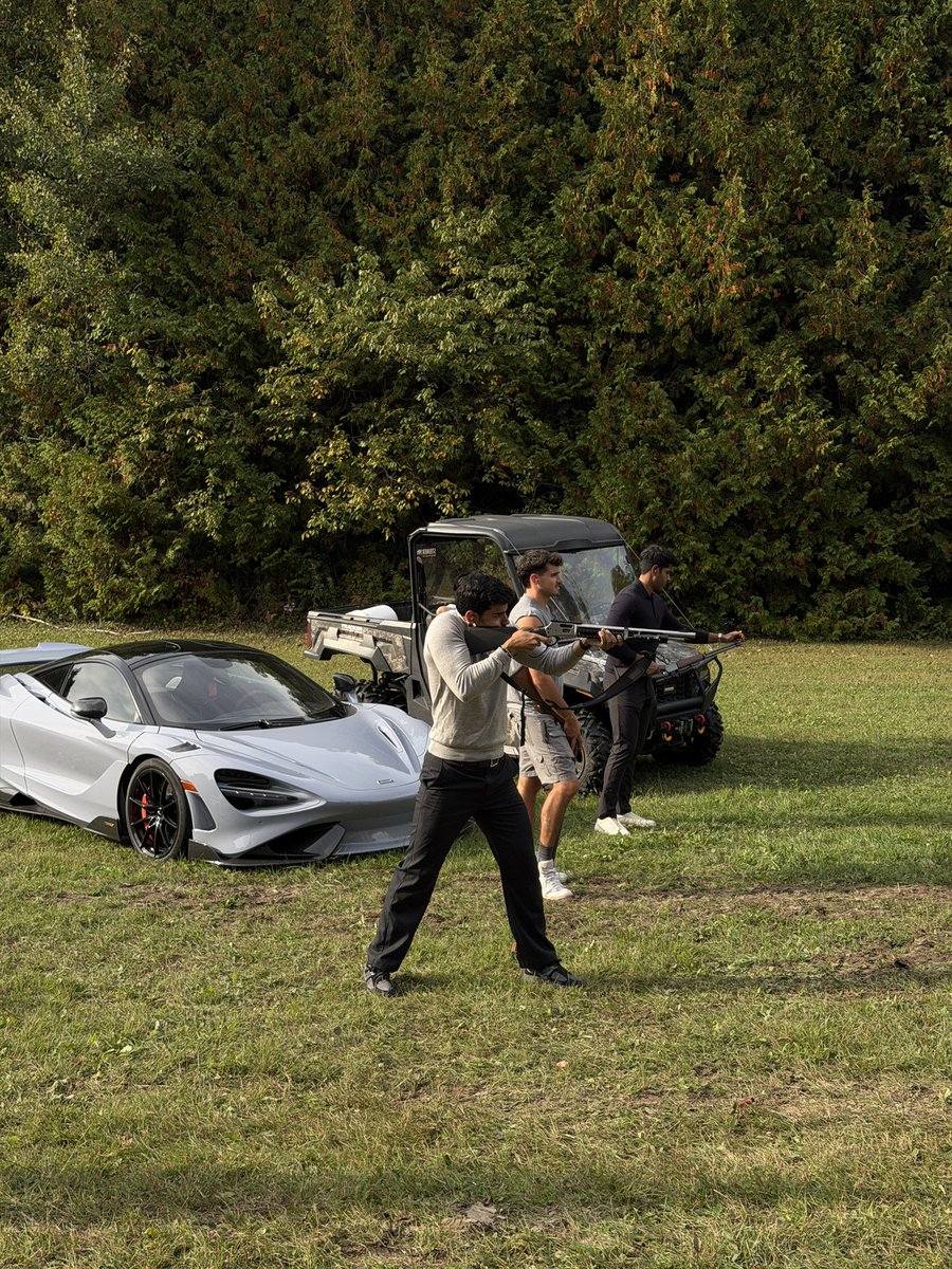 ezyadil's tweet image. Farm day with my guys