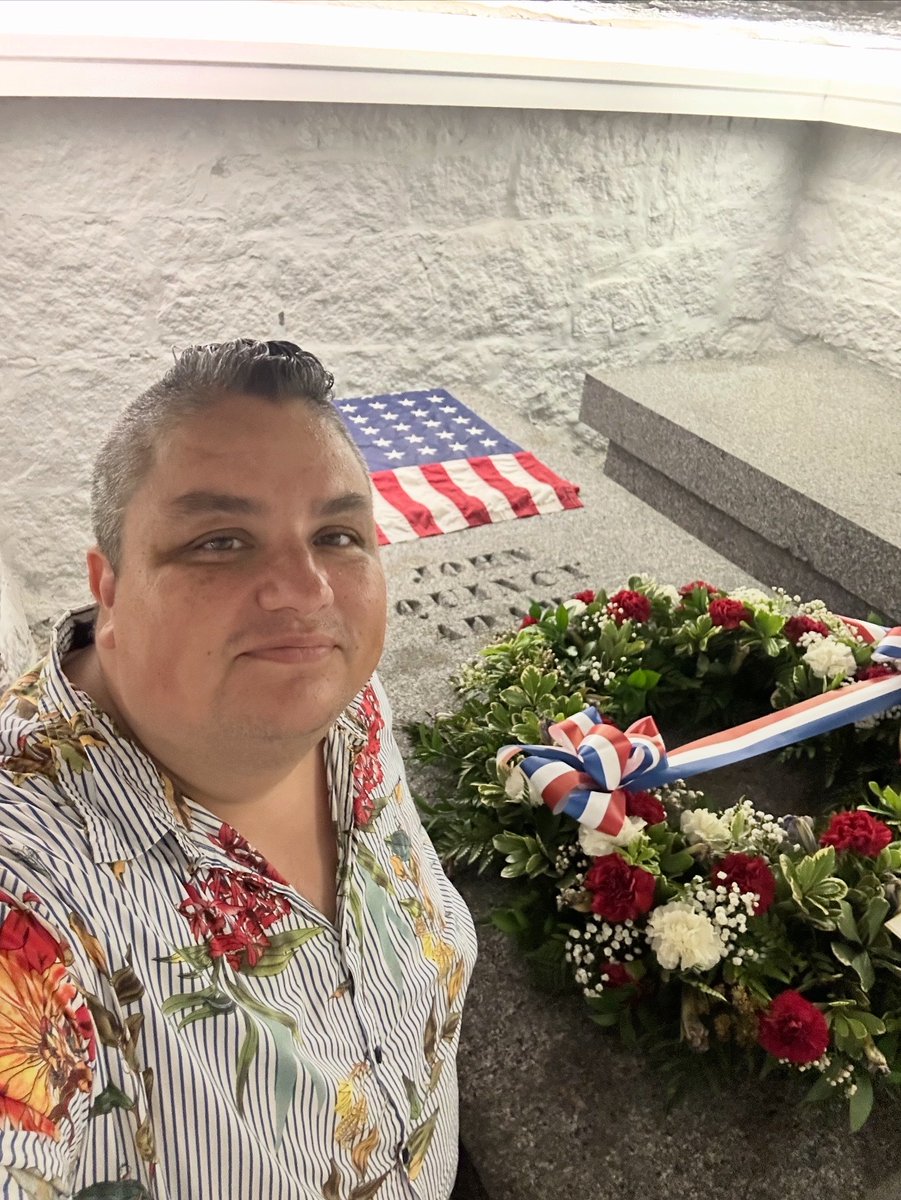 PresidentsVisit's tweet image. Re-Visiting the gravesites of both John and John Quincy Adams at United First Parish Church in Quincy! 🪦🦅🇺🇸🏛️⛰️🏊🏼☀️⛱️ 

Check out “John Adams’ Tomb” for the crypt! visitingthepresidents.com/2022/03/08/sea…

#JohnAdams #JohnQuincyAdams #Quincy #president