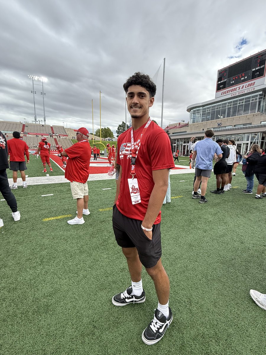 kaiden_2026's tweet photo. Thank you @_CoachElliott and @UNMLoboFB for the Game Day Invite! The hospitality and atmosphere was like no other!! What a game, go Lobos! I had a great time and can’t wait to go again and watch the Lobos battle!! https://t.co/w4DgPVzM9C