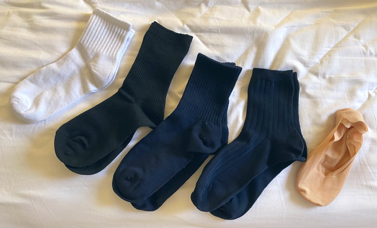 今お売りできる靴下です❁⃘*.ﾟ

※1枚目は過去の写真で、もう売り切れてます
※手渡し❌

#靴下売ります
#売り子
#下着売ります
#下着販売
#私服売ります