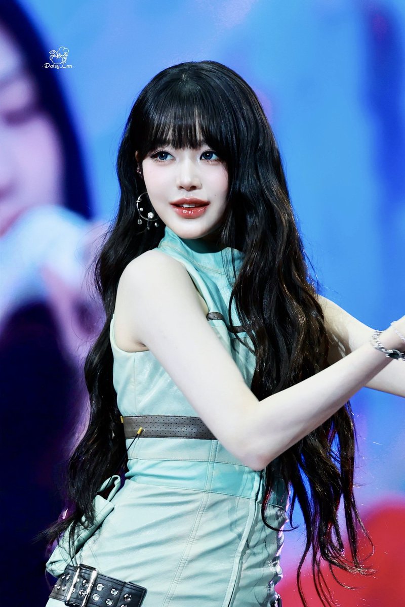 25.09.27 

#아이브 #IVE #장원영 #JANGWONYOUNG #원영 #WONYOUNG #ウォニョン