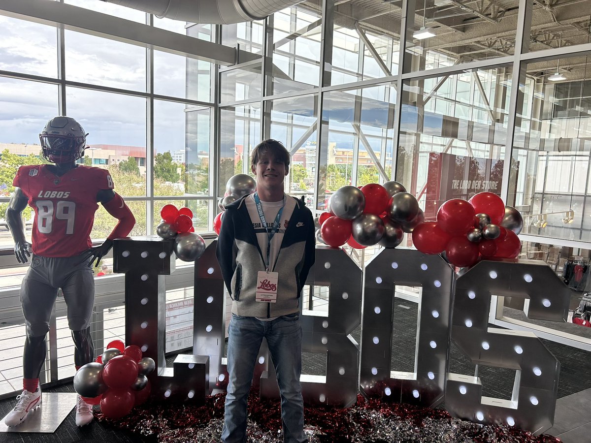 LaytonWhitmire's tweet photo. I had a great time watching the lobos play today thank you for the invite. https://t.co/TJ5U4ennGv