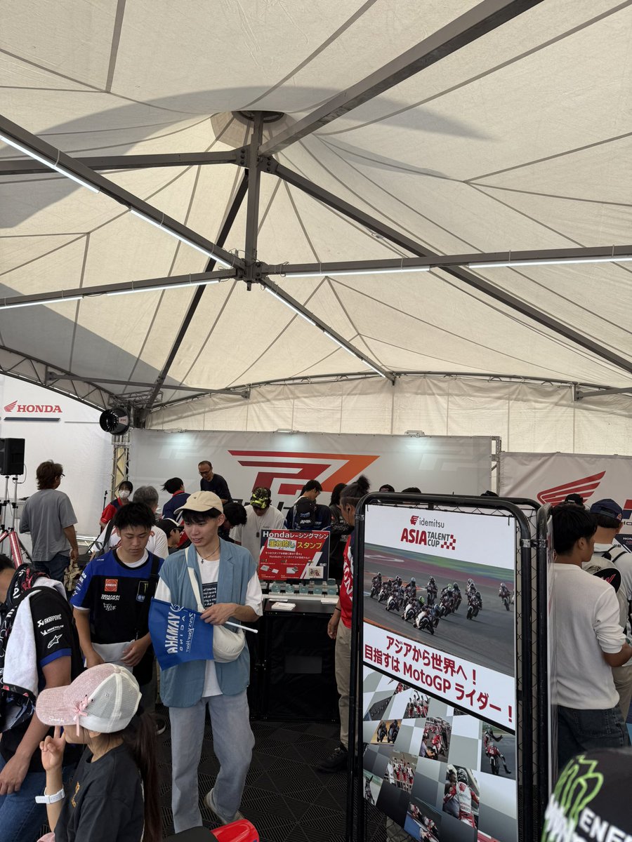 bclover_w's tweet photo. #Honda #MotoGP日本GP https://t.co/QYAS7A8NuS