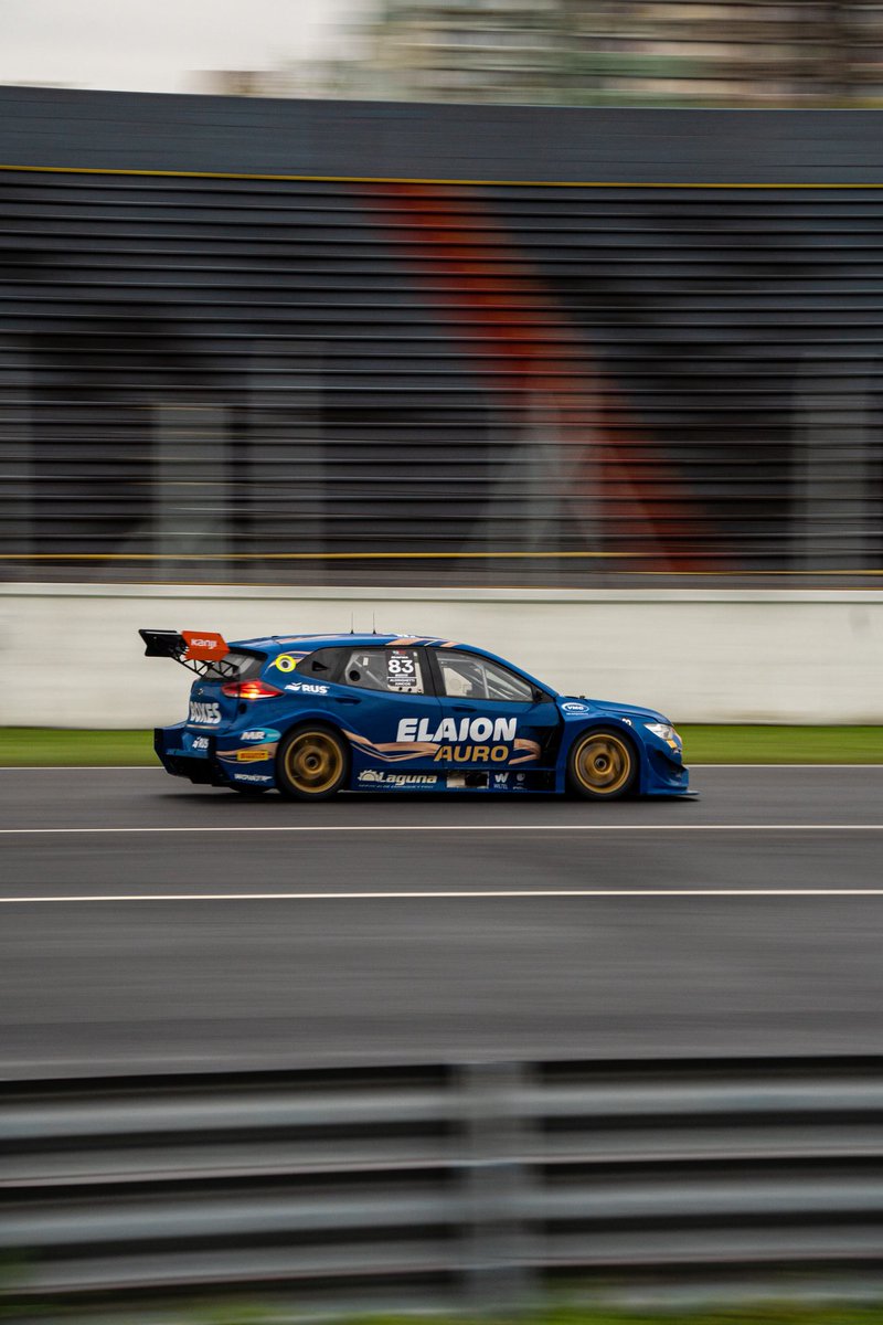 leandrojuncos77's tweet photo. Buen sábado a bordo de la Chevrolet Tracker del @EquipoProracing! Largamos el sprint de invitados en P5 y llegamos en P4 luego de una carrera con lindas maniobras ⚡️👊🏼

Vamos a darlo todo mañana para hacernos de un buen resultado junto a mi compañero 🤜🏼🤛🏼 https://t.co/sBIS0KUKGl