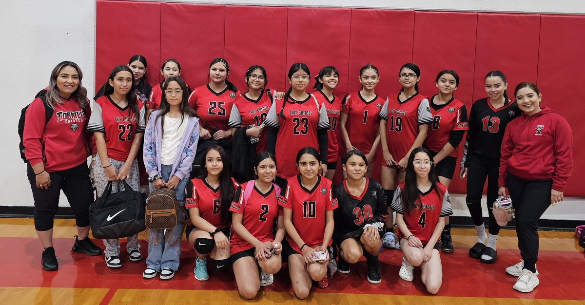 ✨🏐 And just like that… 🏐✨
The 2025 Volleyball Season has come to an end for our lady Coyotes PK-8th. A season filled with effort, growth, teamwork, and unforgettable moments. Thanks to each player for giving her best on the court. Until next season! #proudcoach #TISDPROUD