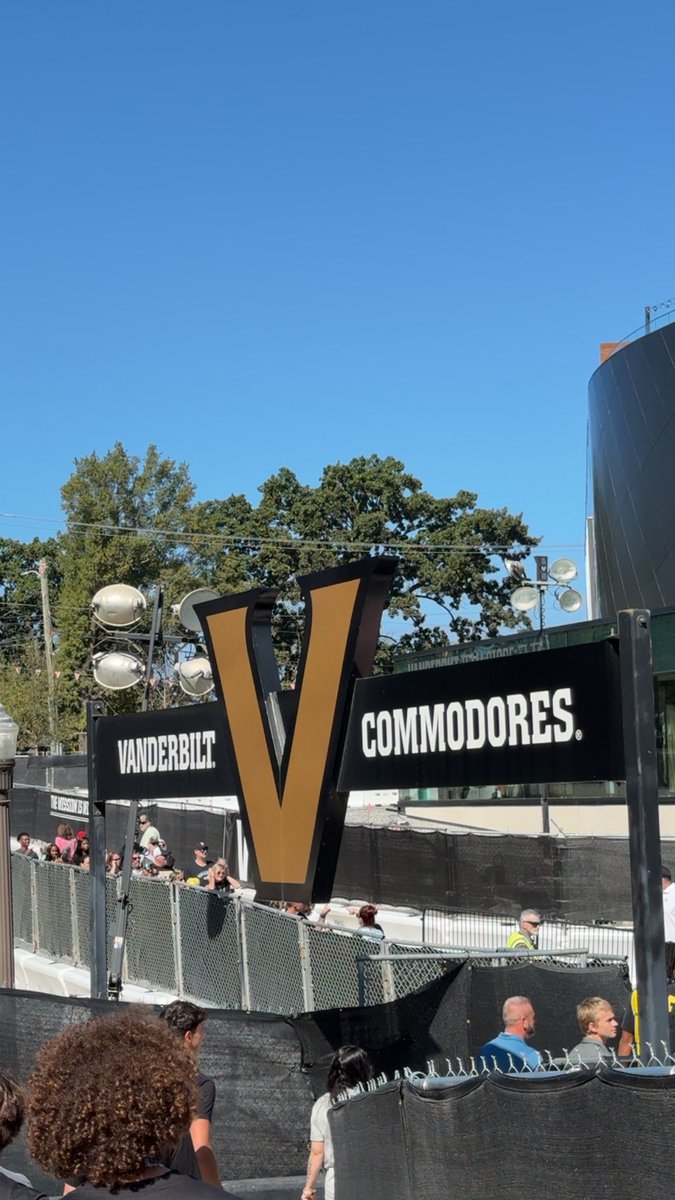 Had a great time watching <a href="/VandyFootball/">#14 Vanderbilt Football</a> get the win today! Thanks for the invite <a href="/Kendall_Lawson3/">Kendall Lawson</a> and thanks for taking the time to speak to me <a href="/NickyV05/">Nik Valdiserri</a>! <a href="/alcoafootball/">Alcoa Football</a> <a href="/beyond_grind/">Kaylen Stewart Sr.</a> <a href="/briannixalcoa/">brian nix</a> <a href="/VanderbiltU/">Vanderbilt University</a> <a href="/CSmithScout/">Chris Smith</a> <a href="/On3sports/">On3</a>