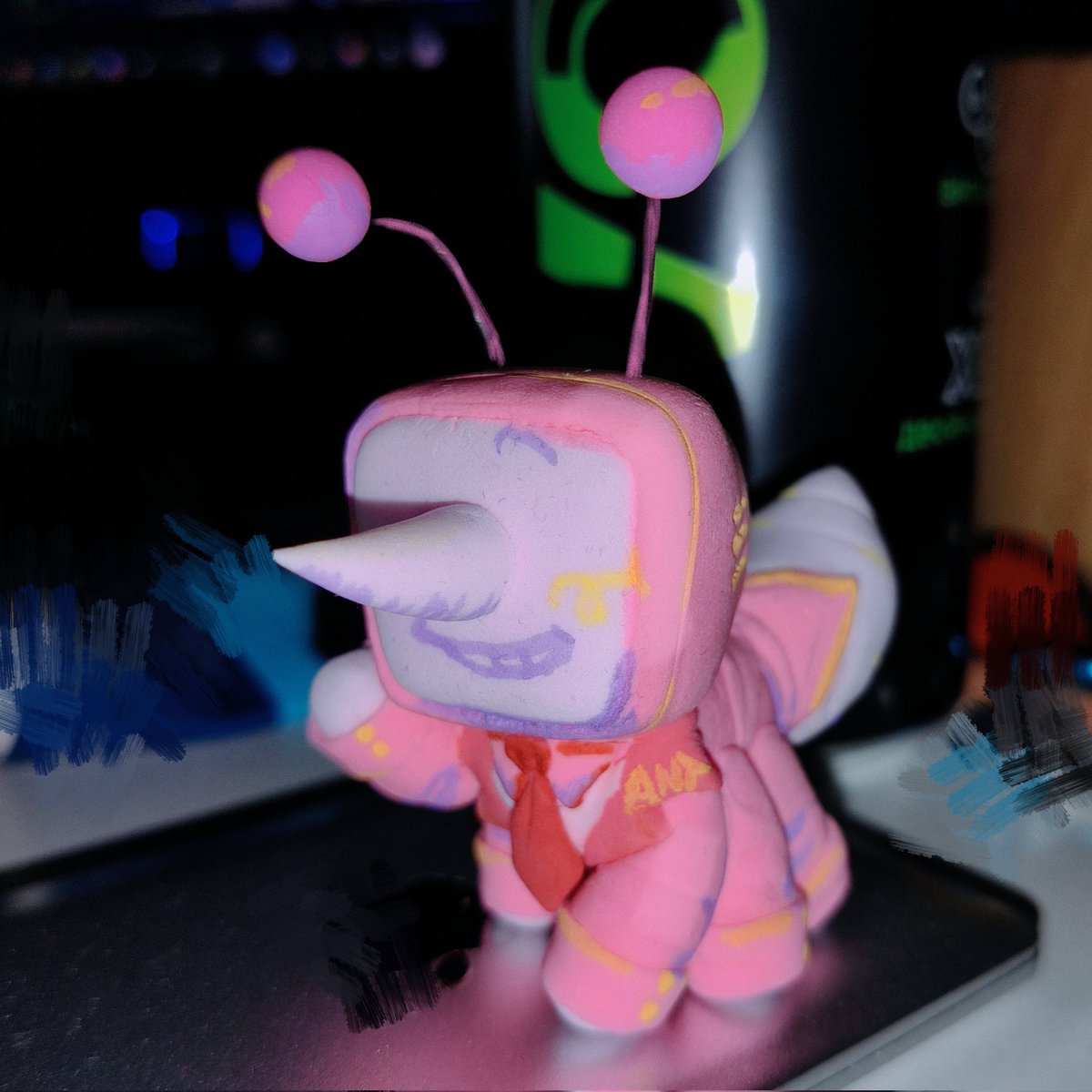 Felixighter's tweet photo. @emprysza Really love artwork! Wanted to make a figure.
#DELTARUNE #tenna #anttenna #figure
#deltarunefanart https://t.co/LgRMKHhBKT