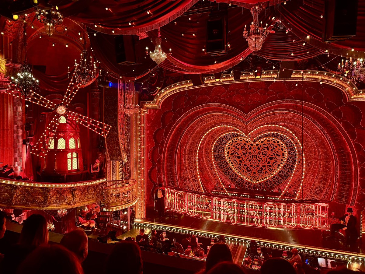 A___ashley's tweet photo. Moulin Rouge &amp; Hillstone was a 10 out of 10 https://t.co/kjTbm62585
