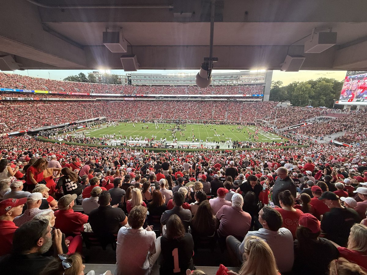 LFG!! 

UGA vs BAMA

Great seeing you <a href="/kenashley/">Ken Ashley</a> and <a href="/SWilliamsonQ/">Sawyer Williamson</a> 🙌🏻