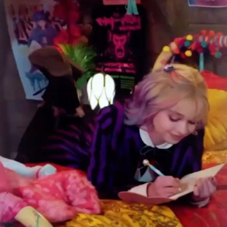 pronto, atualizei so high school, agora só daqui seis meses