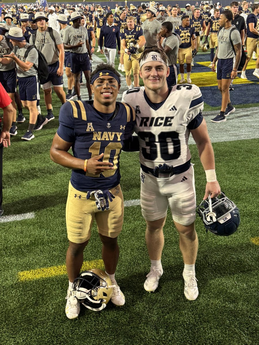 BVille_West_FB's tweet image. Navy vs Rice today in Annapolis!  
The game had couple former West Alumni getting after each other!  @__nickbell @CarsonMorgan17