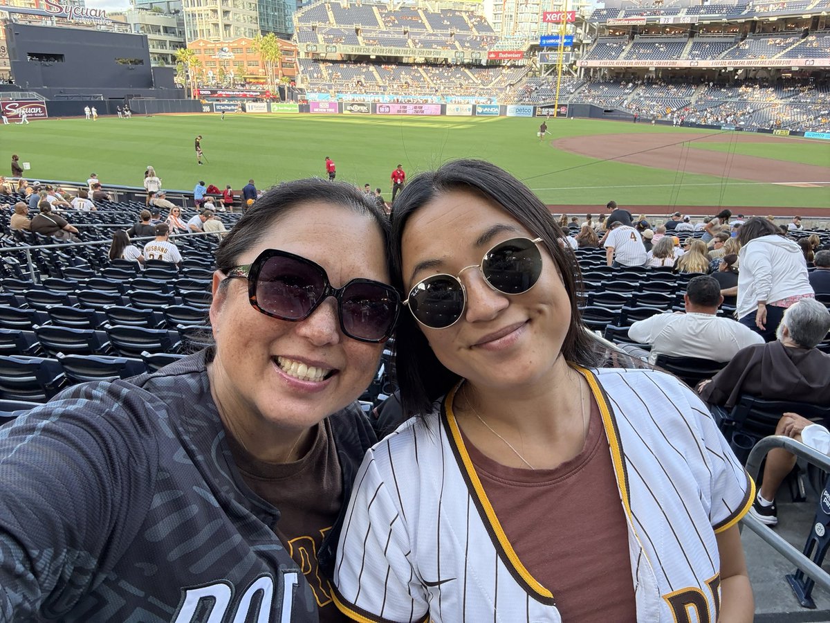 gettingchippy's tweet image. Last regular season game at @PetcoPark #mysecondhome GO @Padres #ForTheFaithful