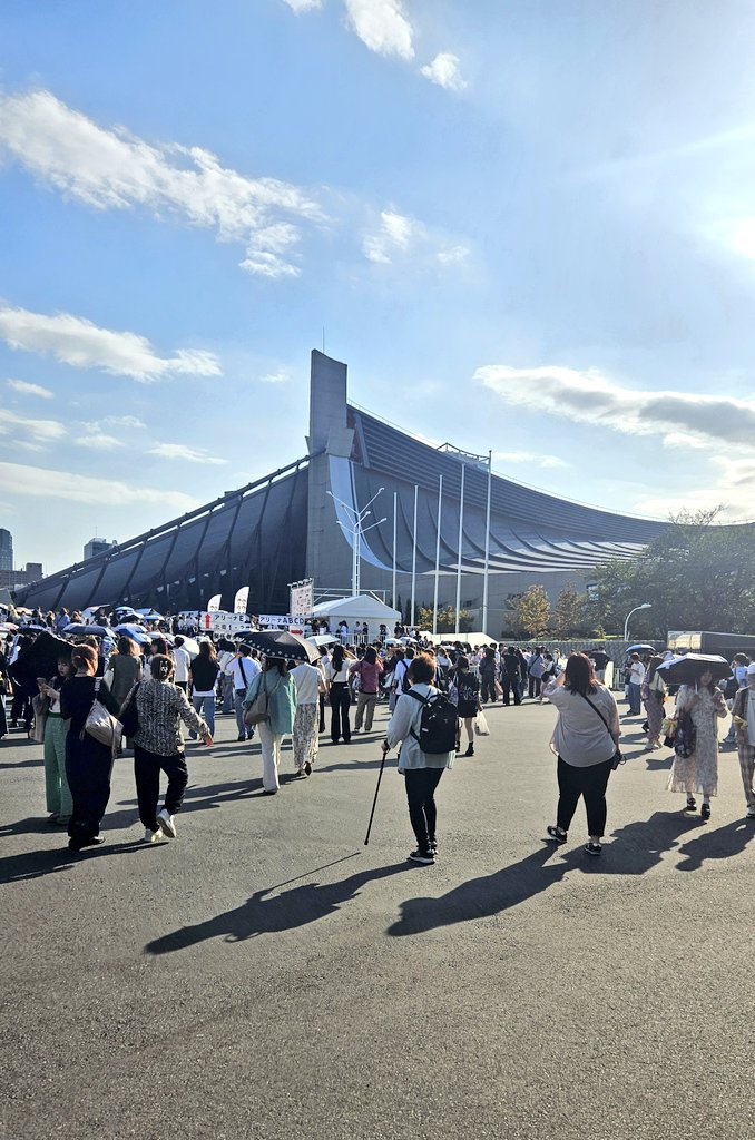 51jask's tweet photo. 最高にかっこ良かった❗❗❗❗❗❗
スタンド2階席、見えづらいこともあったけど、関係ないくらい楽しめた〜ﾜｧ───ヽ(*ﾟ∀ﾟ*)ﾉ───ｲ
6人のセンスが、色が、挑戦が👍👍
声援もすごい、さすが東京😆
���は仙台で❤️❤️

#GENERATIONS
#GENERATIONS_6IXSENSE
#GENE_6IXSENSE_東京 https://t.co/t7dqVZsfCo