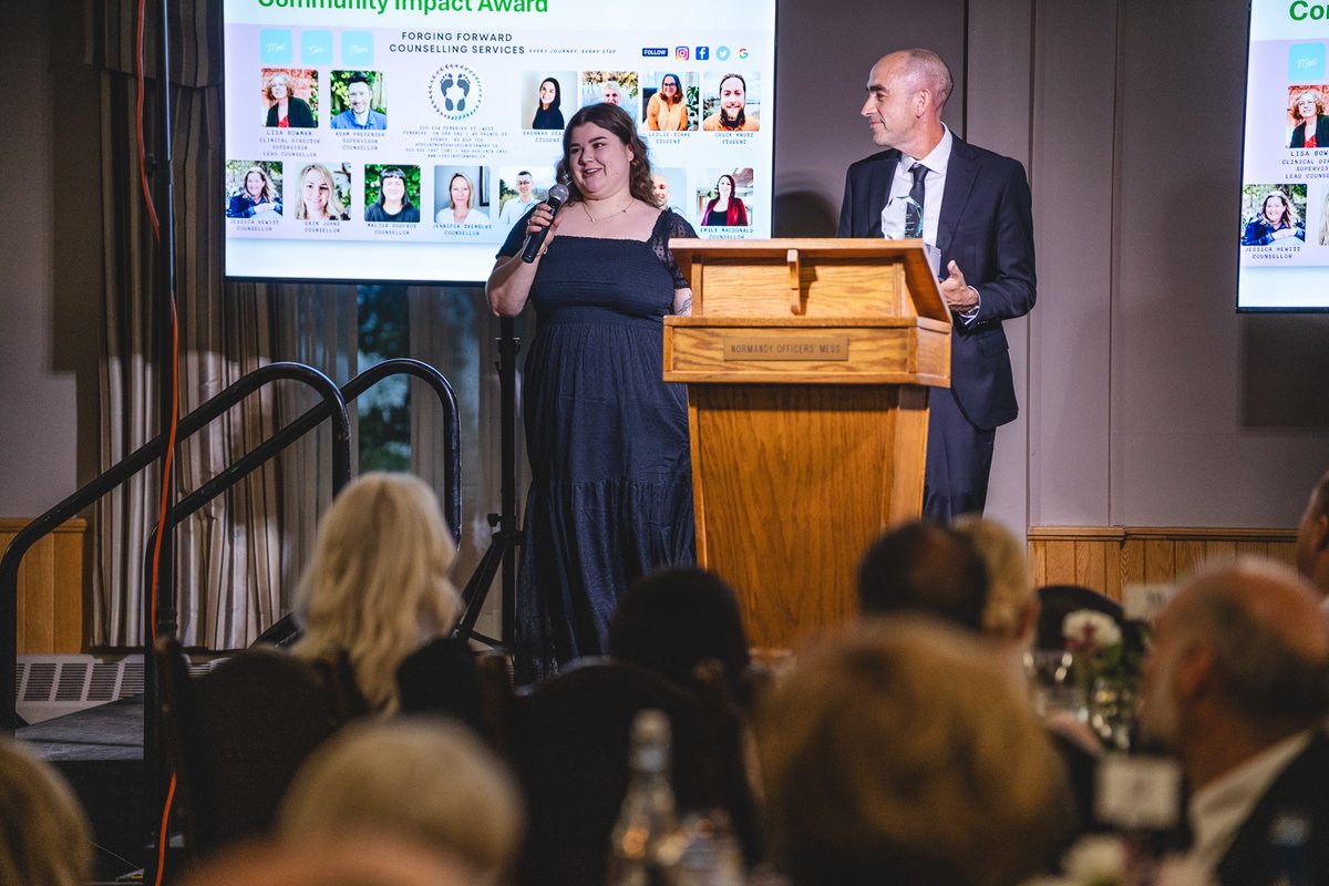 🌟 Wow, what a night! The Community Impact Award goes to Forging Forward Counselling Services — recognizing their outstanding dedication to our community. 👏
#gala #music #smallbusiness #upperottawavalleychamber #local #recognize #ottawavalley #events