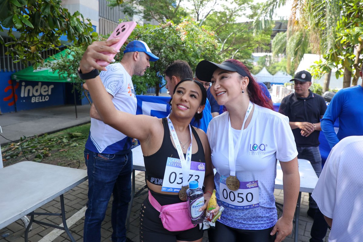 📷✨ ¡Nos movimos por las calles con mucha alegría y energía!

La Carrera Atlética Recreativa 6K fue mucho más que una meta: 
Fue un compartir y un disfrute juntos. 🏃‍♀️🏃‍♂️💛

Gracias a todos los que hicieron parte de este momento inolvidable en las Fiestas del Cerro Quitasol.