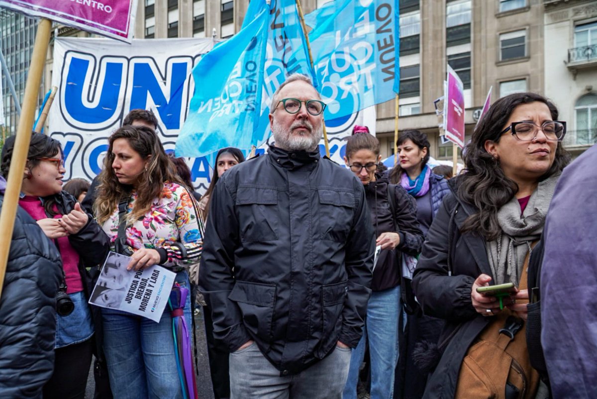 NINGUNA VIDA ES DESCARTABLE. 

Miles de Argentinxs salimos a las calles para exigir justicia por Brenda, Morena y Lara, y todas las víctimas de la violencia machista. 

No son casos aislados, es un genocidio por goteo. 

¡Vivas y libres nos queremos!