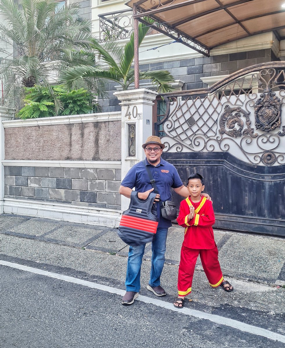 Lakik kok maen padel.... 😅🤣
Tanding hari ini. 

Bismillah menang Juara 1🔥