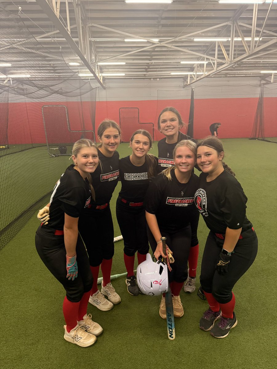 FC_Hooks's tweet image. Productive essential Saturday practice with the FC athletes!
B🧨G Shoutout to Britton Rogers former Firecrackers Alumni and SEC pitcher at UGA, and finished her career strong in the ACC at UNC Chapel Hill!🔥Thank you for some live pitching,recruiting advice,and mentorship!