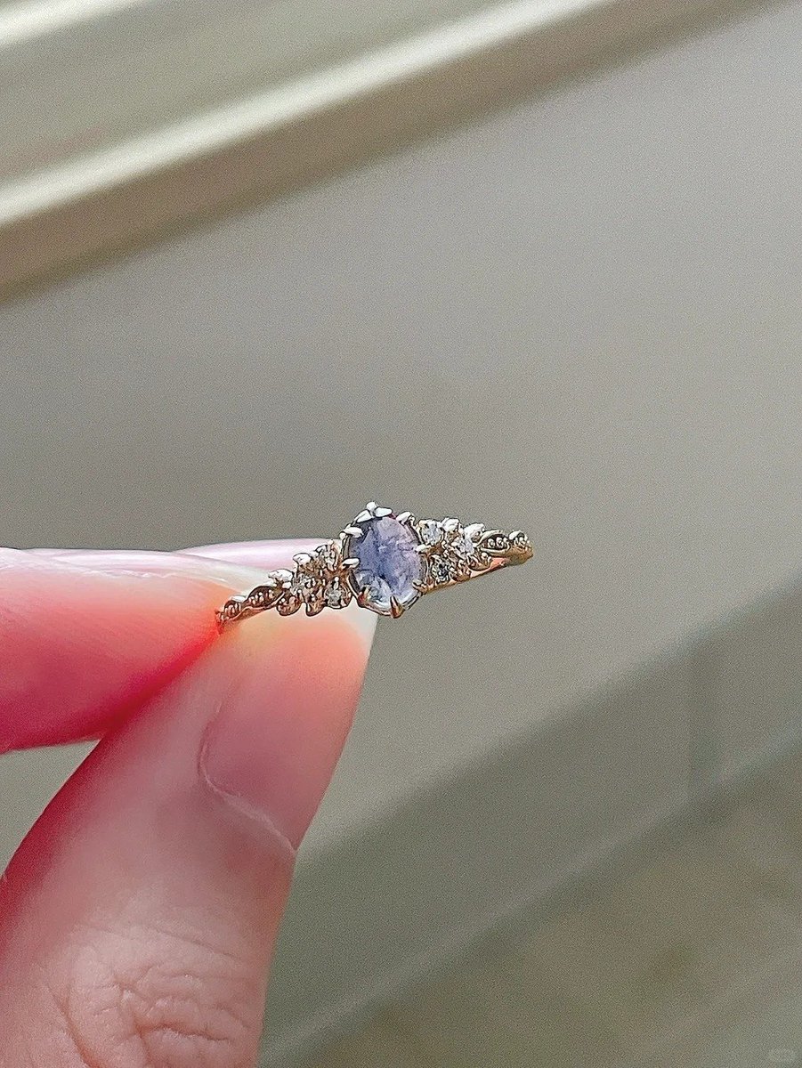 Noelsxarson's tweet image. 愛は完璧な円で、果てしなく、堅く、完璧に満たされています。💍🌸