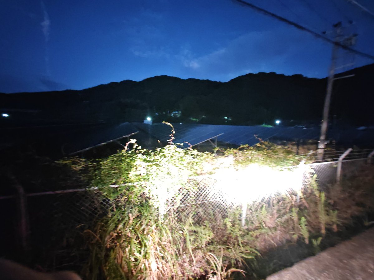 1221_fz's tweet photo. 仕事でイライラしたので、メンテしたバイク #CB250FA で夜今は無き #母校 #熊野高専 跡地へ夜中に行ってきた！
やっぱ #熊野 は良いなぁ #自然 にあふれてて、また住みたい https://t.co/OyQphv70Tl