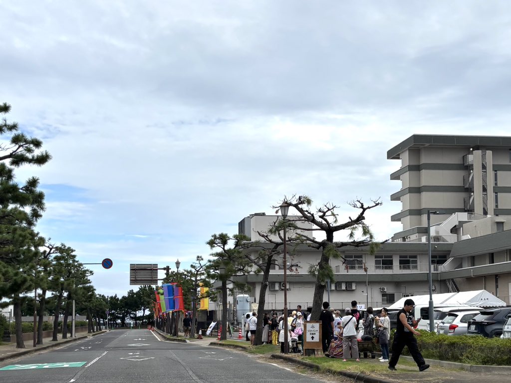 crossroads_desu's tweet photo. 唐津ドロップフェス
いまは雨も降ってなくて、気温25℃。
みなさん楽しんでくださいね！ https://t.co/nkTjVTDpST