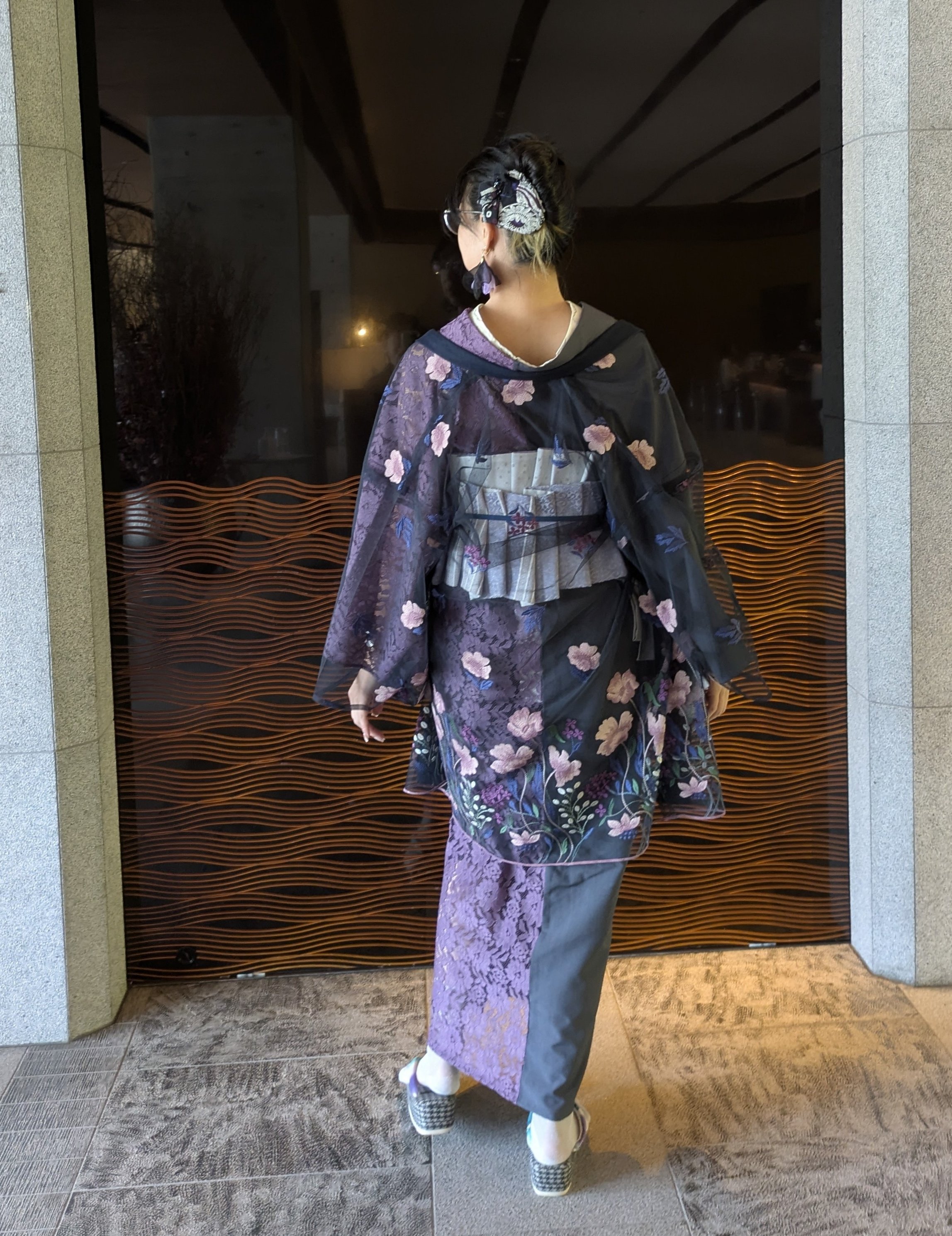 花と鳥の装飾が美しいタンス〔4/25以降の発送となります〕 花と鳥の装飾が美しいタンス〔4/25以降の発送となります