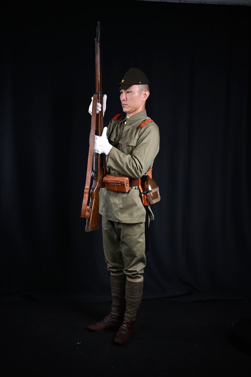 日本陸軍上等兵
昭五式防暑衣を試作してみたんですが、裾をちょっと長めに作りすぎちゃいました。
操練の姿勢がまだ標準に達していないな