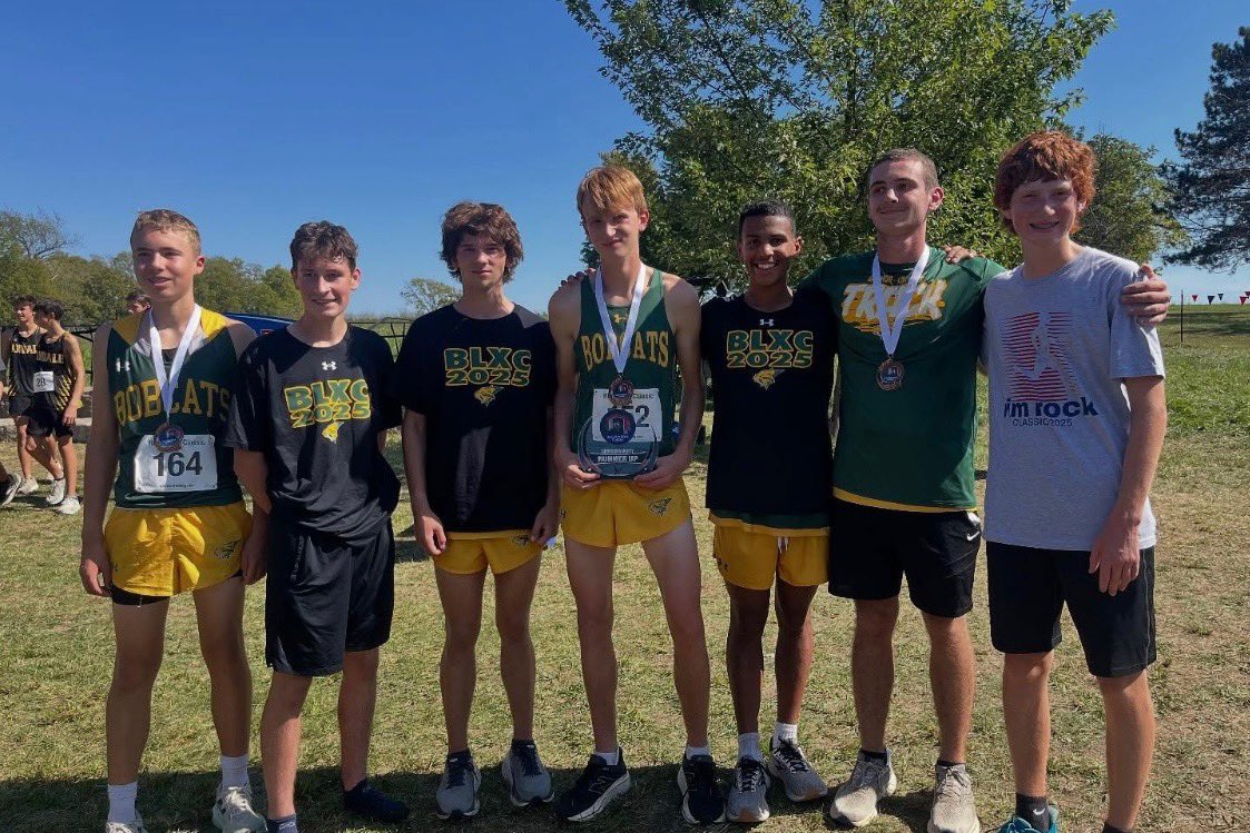 DFizer13's tweet image. Fun day out at Rim Rock! Boys and Girls varsity teams took 2nd place! 39th place overall. Let’s go Bobcats!💚💛
@BLXCbobcats @blhsathletics