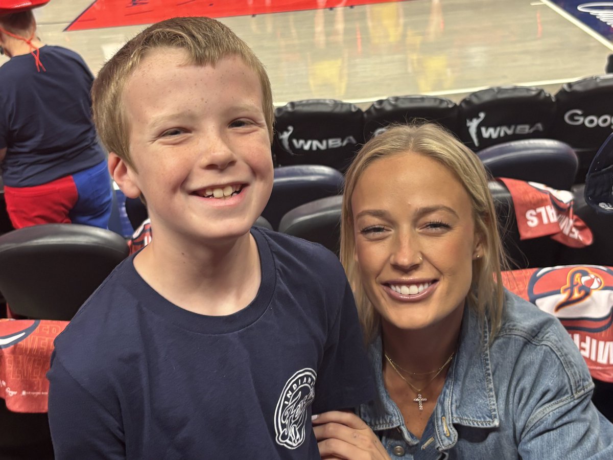 MegTaylor4's tweet photo. A huge shout out to @brilewerke for the tickets to last night’s Fever game. We drove from St. Louis and my son will NEVER forget it!! It meant so much to us, and was so needed for him, especially!! Thank you to @sophaller for the pic (M-I-Z) and @CaitlinClark22 for the autograph! https://t.co/olYYGQceYX