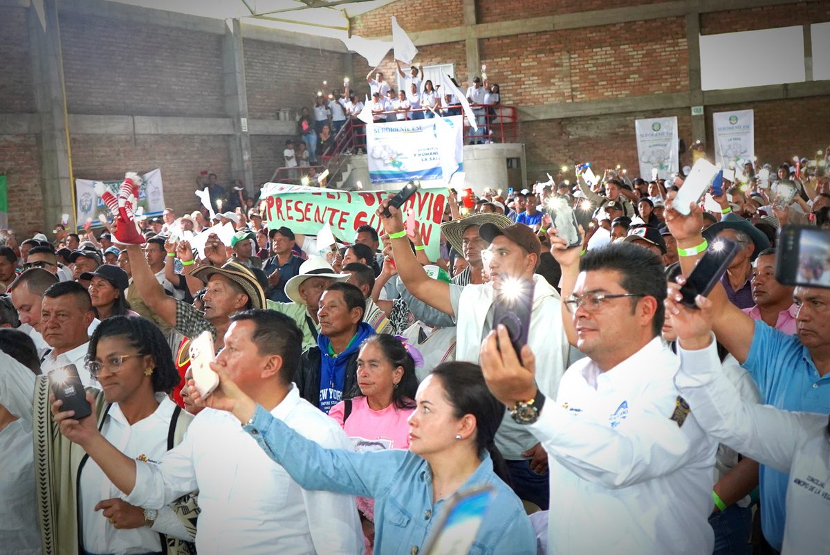 licoreracauca's tweet photo. 📍 Estuvimos presentes en el municipio de La Vega, Cauca.

Desde la Industria Licorera del Cauca seguimos trabajando por el progreso de nuestra gente 💚.

Aportamos a la educación 📚, la cultura 🎭, la salud ❤️‍🩹 y el deporte ⚽ en todo nuestro departamento. https://t.co/oWhpu6zC9T