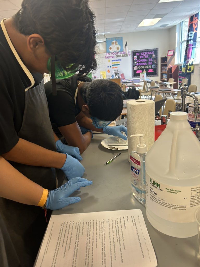 Ms. Cutler🔬 tweet media