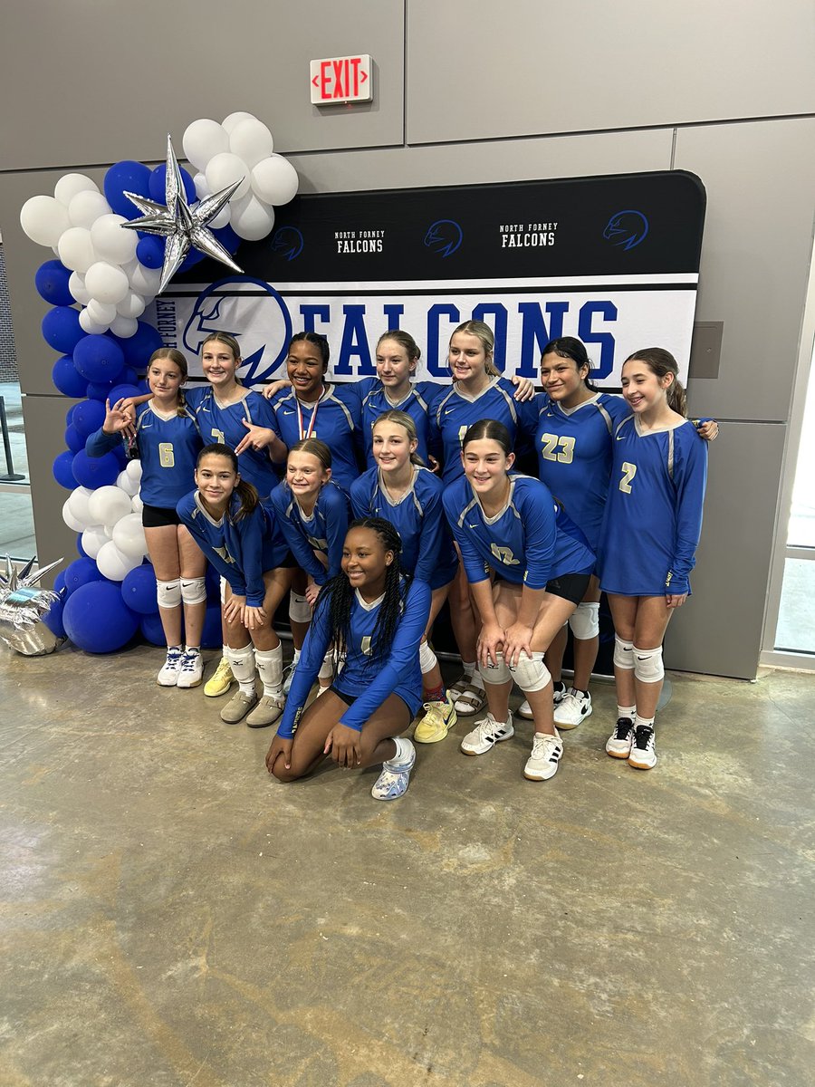 Big S/O to our 7th &amp; 8th grade B teams finishing 3rd out of 16 at the Forney tournament today! 

With 8th grade Keira Le and Marianne Stepp receiving all tournament!!!! 🏐