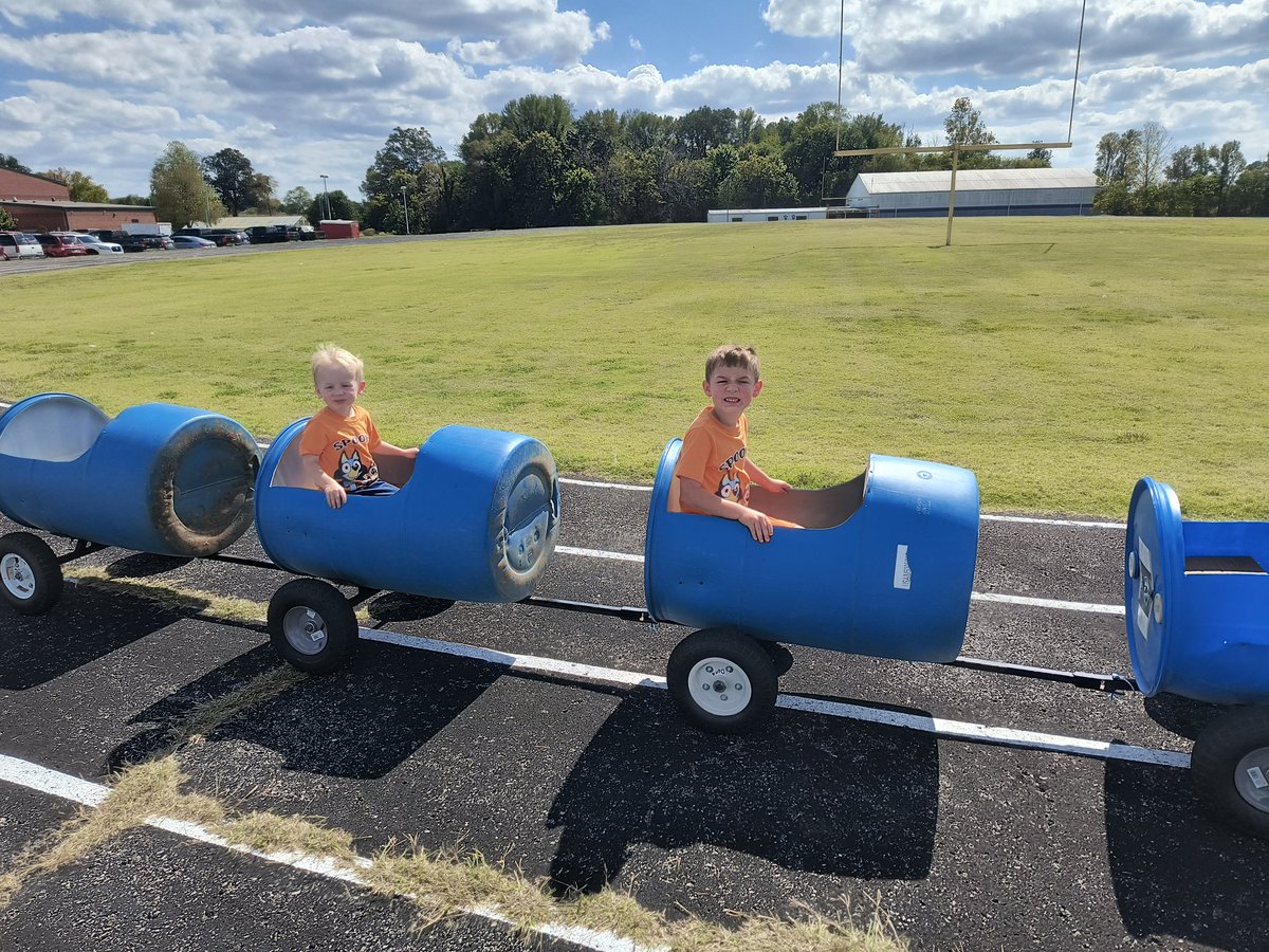 Another successful Hay Day in the books!  Huge thanks to everyone who came out !!
Shoutout to our alumni for organizing and to our members who filled 150+ time slots for games &amp; activities. You all are awesome!
<a href="/PortlandCte/">Portland High School CTE</a>
<a href="/SumnerCountyCTE/">Sumner County CTE</a>
<a href="/PrincipalofPHS/">David E. Woods, Ed.D.</a>