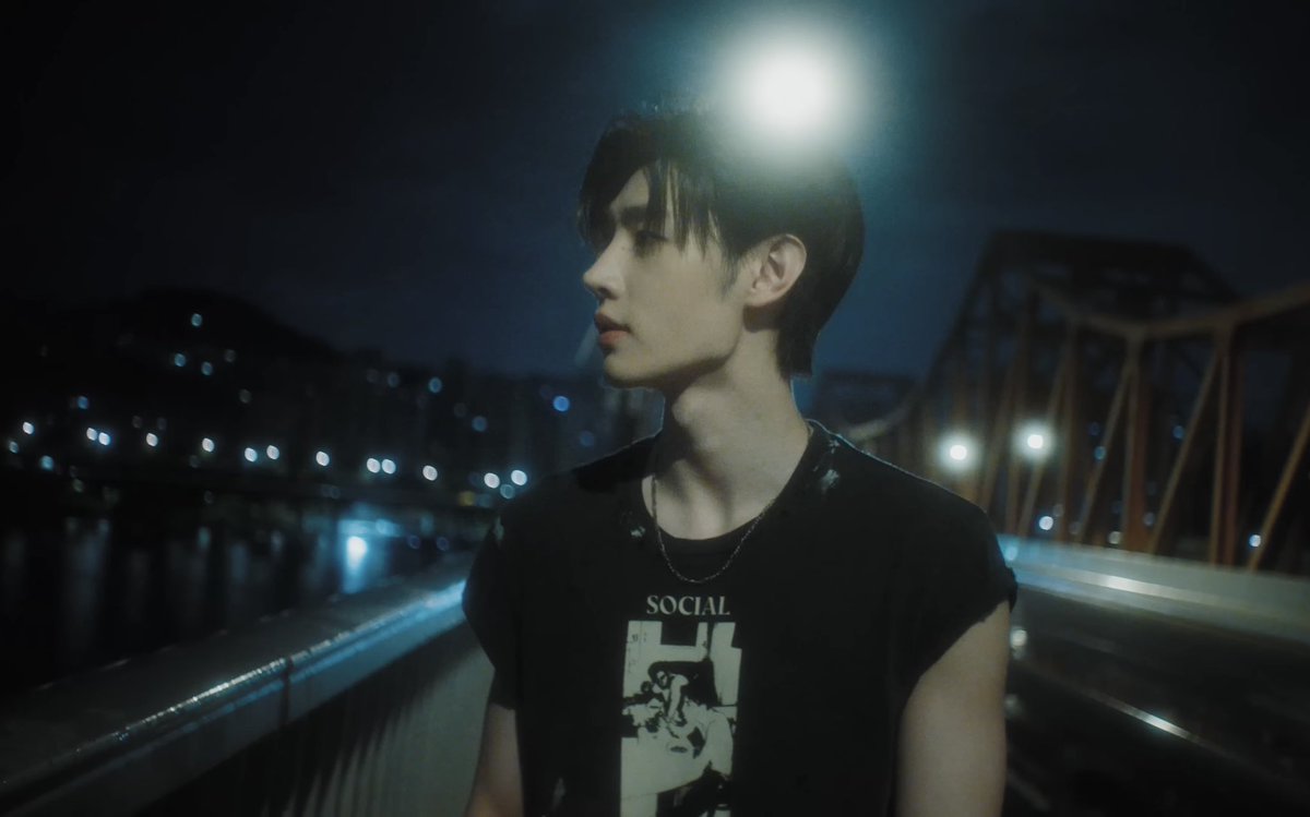 nics 𝜗𝜚 tweet media