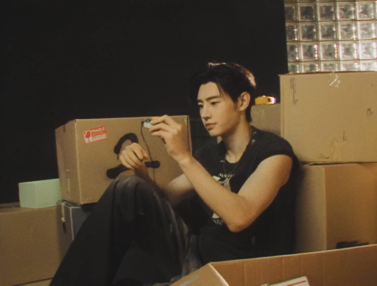 nics 𝜗𝜚 tweet media