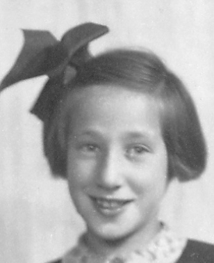 28 September 1931 | Norwegian Jewish girl, Manja Malke Bodd, was born in Trondheim.

She arrived at #Auschwitz on 1 December 1942 and was murdered in a gas chamber after arrival selection.