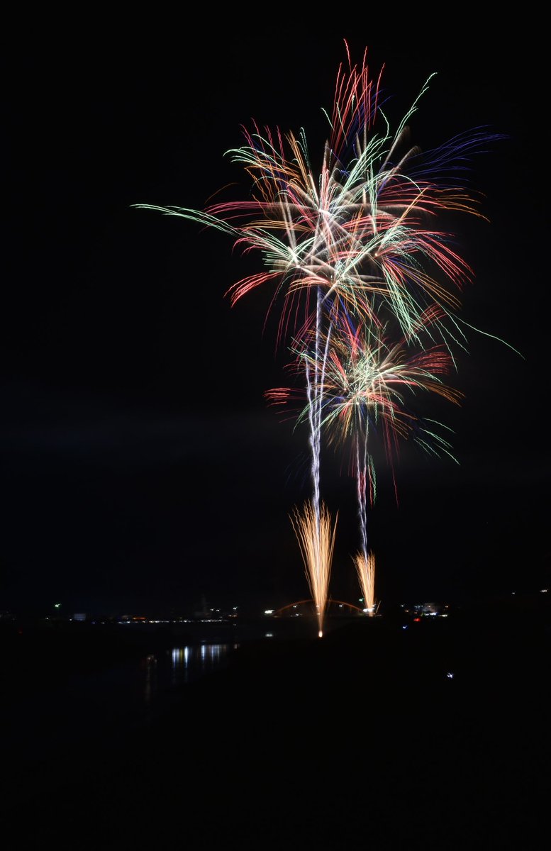 Masahiro_0008's tweet image. Fucking handsome firework

#fireworks #fireworkshow #fireworksnight #fireworks2025 #miyoshi #miyoshifireworksfestival #三次 #三次花火大会 #花火 #花火大会