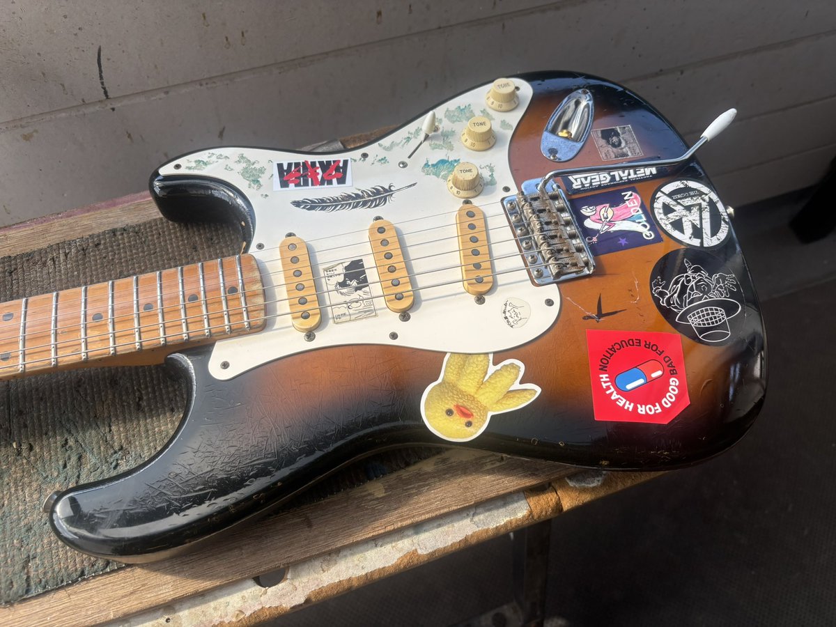 endall2011's tweet photo. リフレット、スイッチ交換など…

完成🎸 https://t.co/Pz0olSp9zg